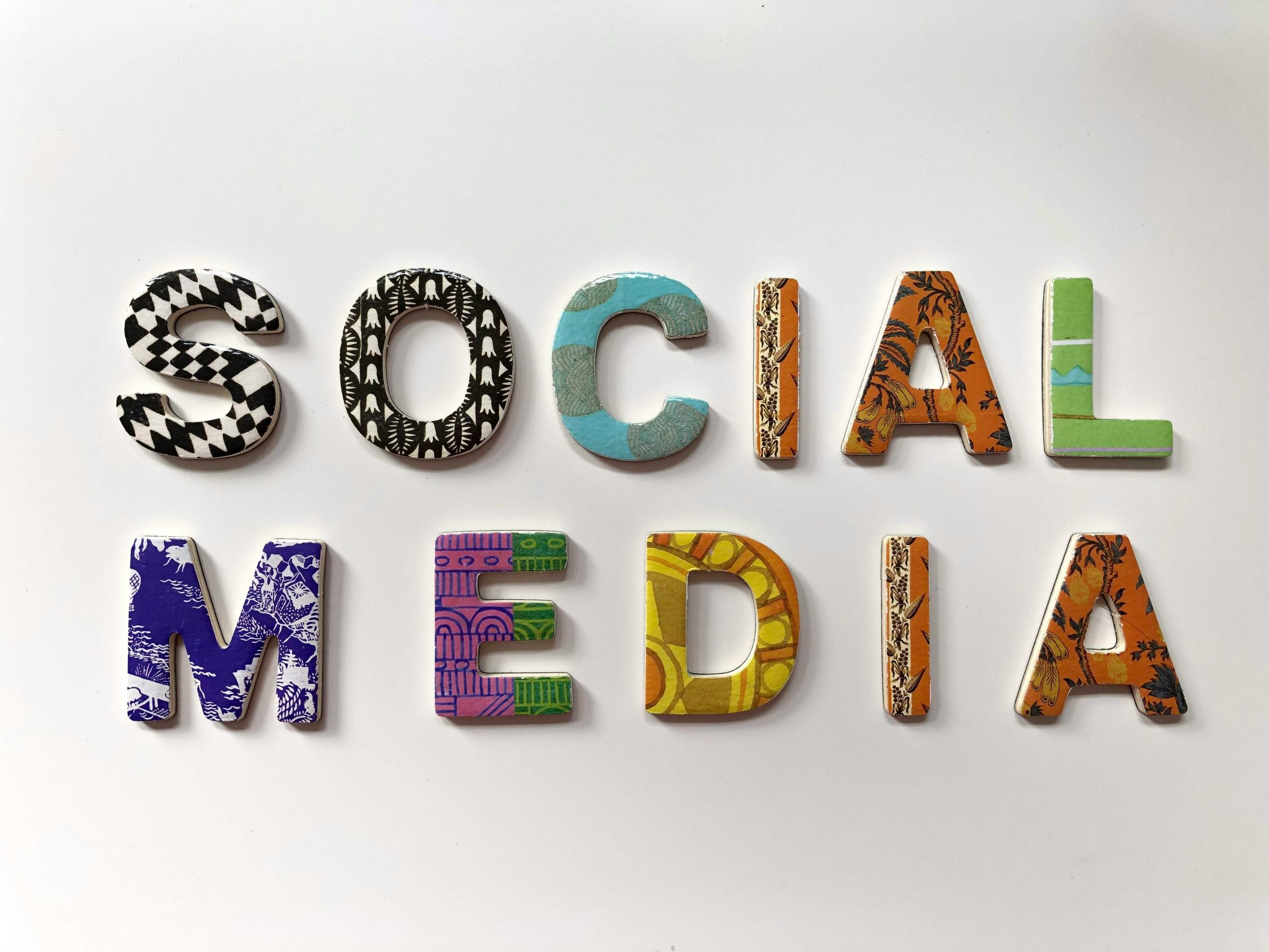 Pourquoi sous-traiter la gestion de vos réseaux sociaux ?